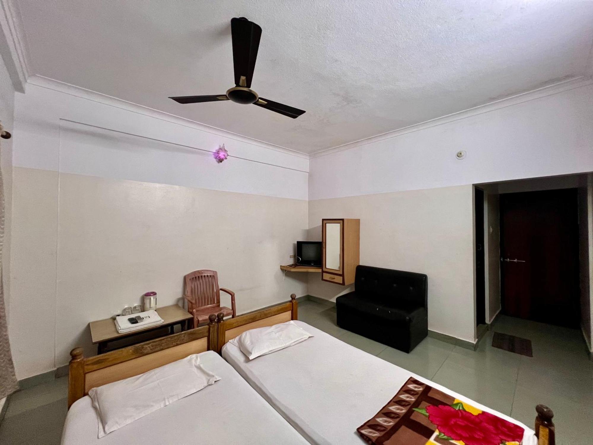 Sai Sagar Hotel Manipal Bagian luar foto