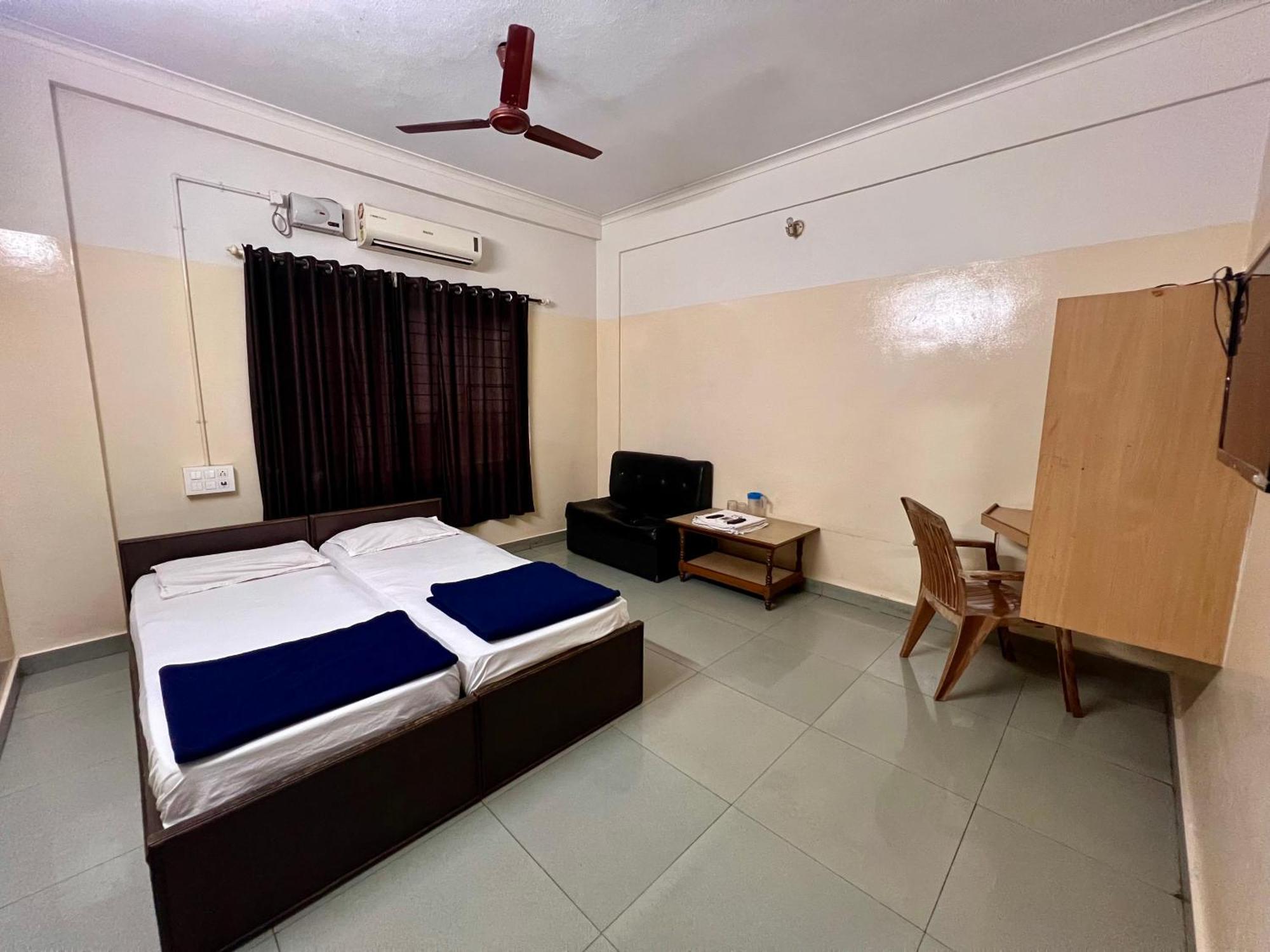 Sai Sagar Hotel Manipal Bagian luar foto